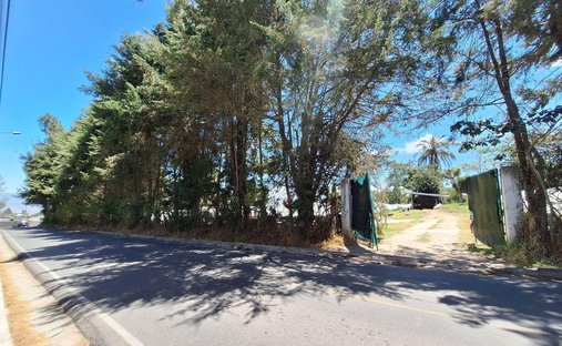 Land in Quito, Pichincha, Ecuador 1