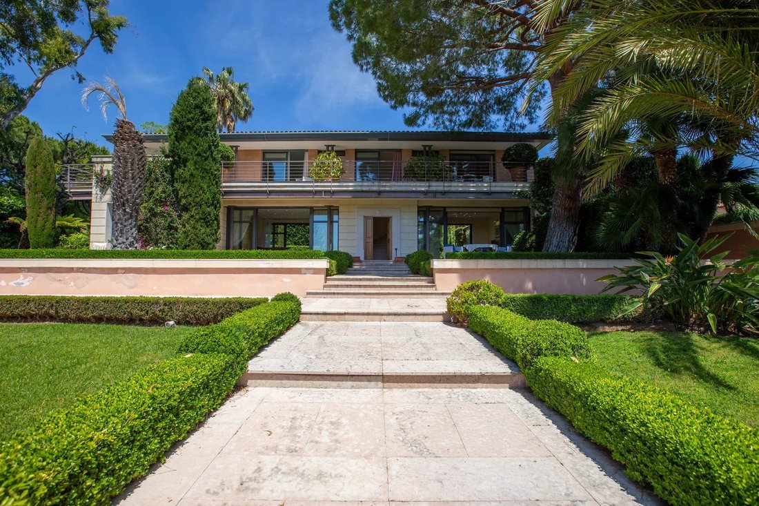 Villa in Antibes, Provence-Alpes-Côte d'Azur, France 3 - 18188120