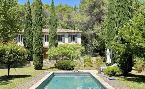 Villa in Le Puy-Sainte-Réparade, Provence-Alpes-Côte d'Azur, France 1