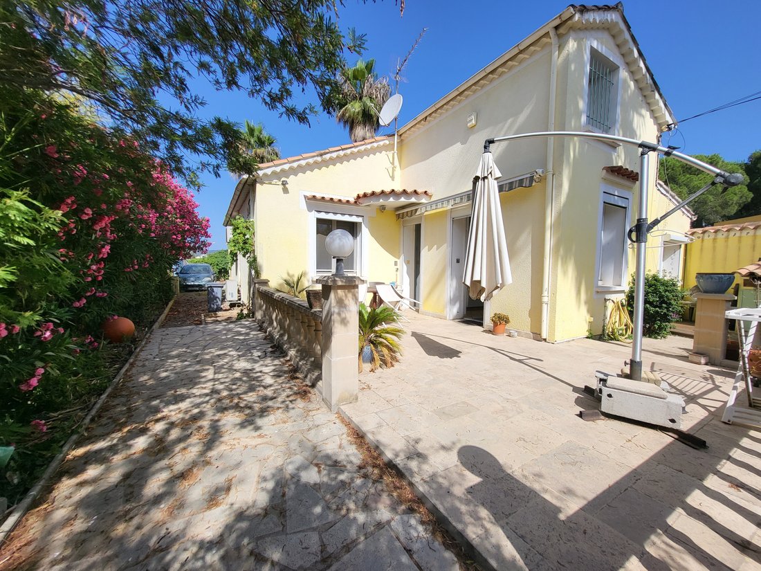 House in Hyeres, Provence-Alpes-Côte d'Azur, France 4 - 18189579