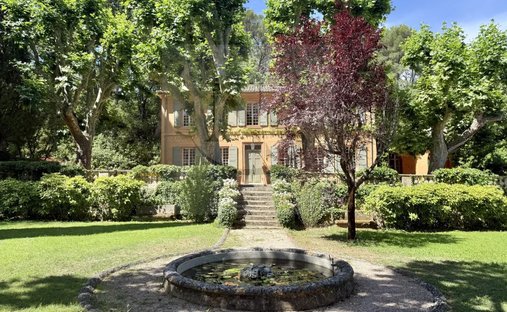 Estate in Comtale-Cente-Cours Mirabeau, Aix-en-Provence, France 1