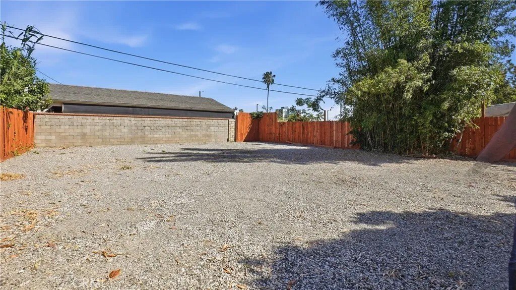 Santa Ana, California, United States 3 - 17946356