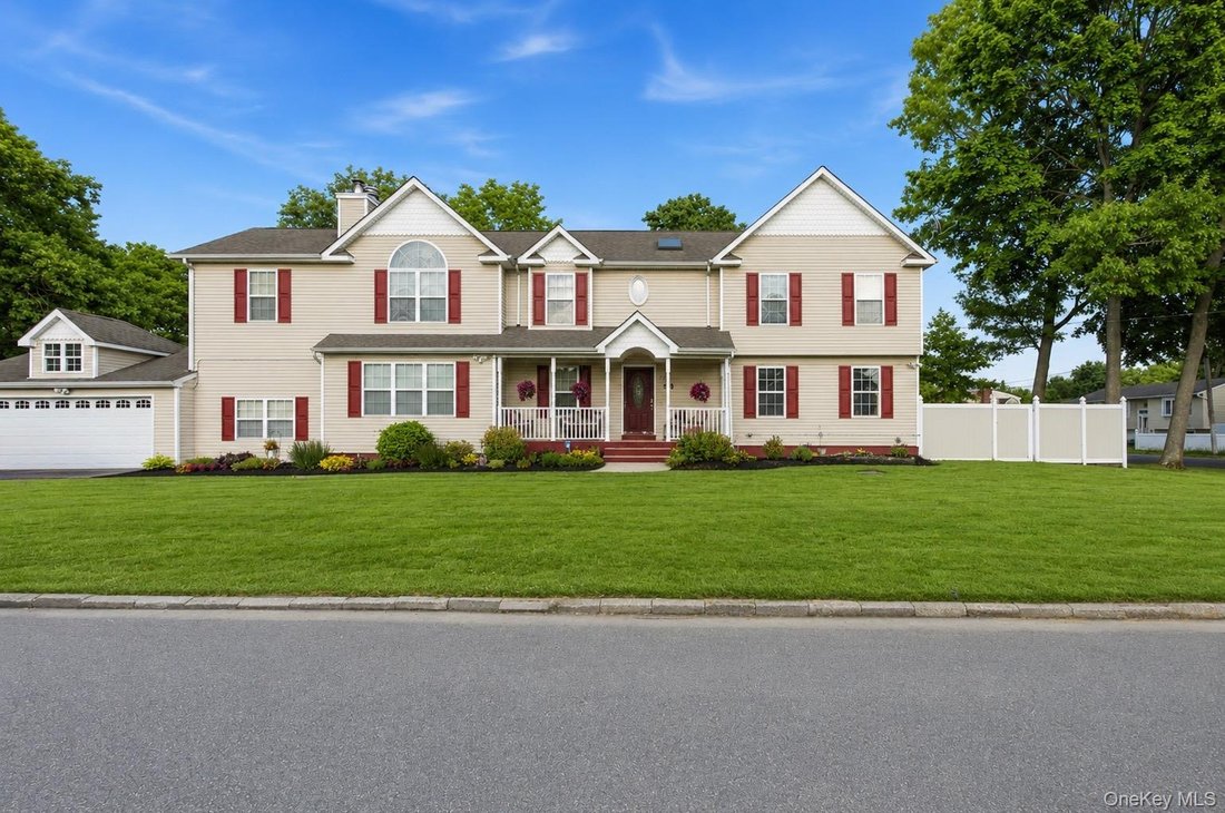 House in West Babylon, New York, United States 2 - 18188617