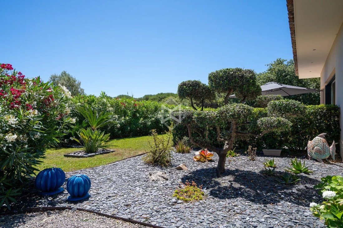Estate in Ramatuelle, Provence-Alpes-Côte d'Azur, France 5 - 12345523