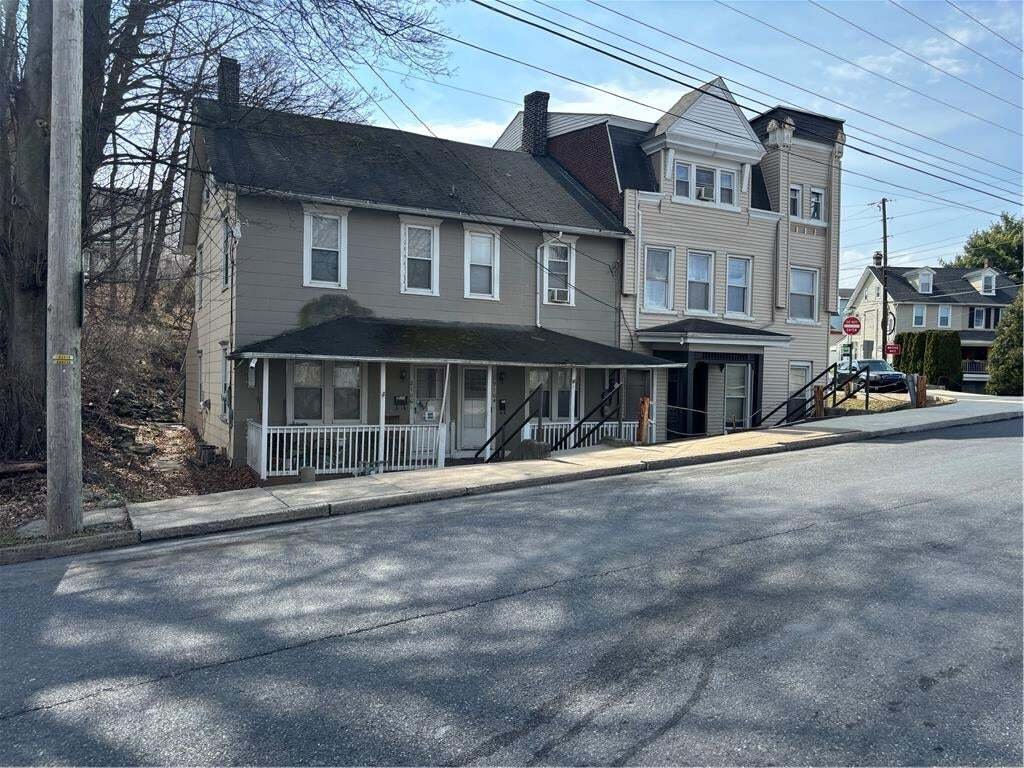Apartment in Whitehall Twp, Pennsylvania, United States 1 - 18189738