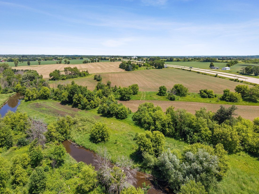 Land in Waupun, Wisconsin, United States 3 - 17145302