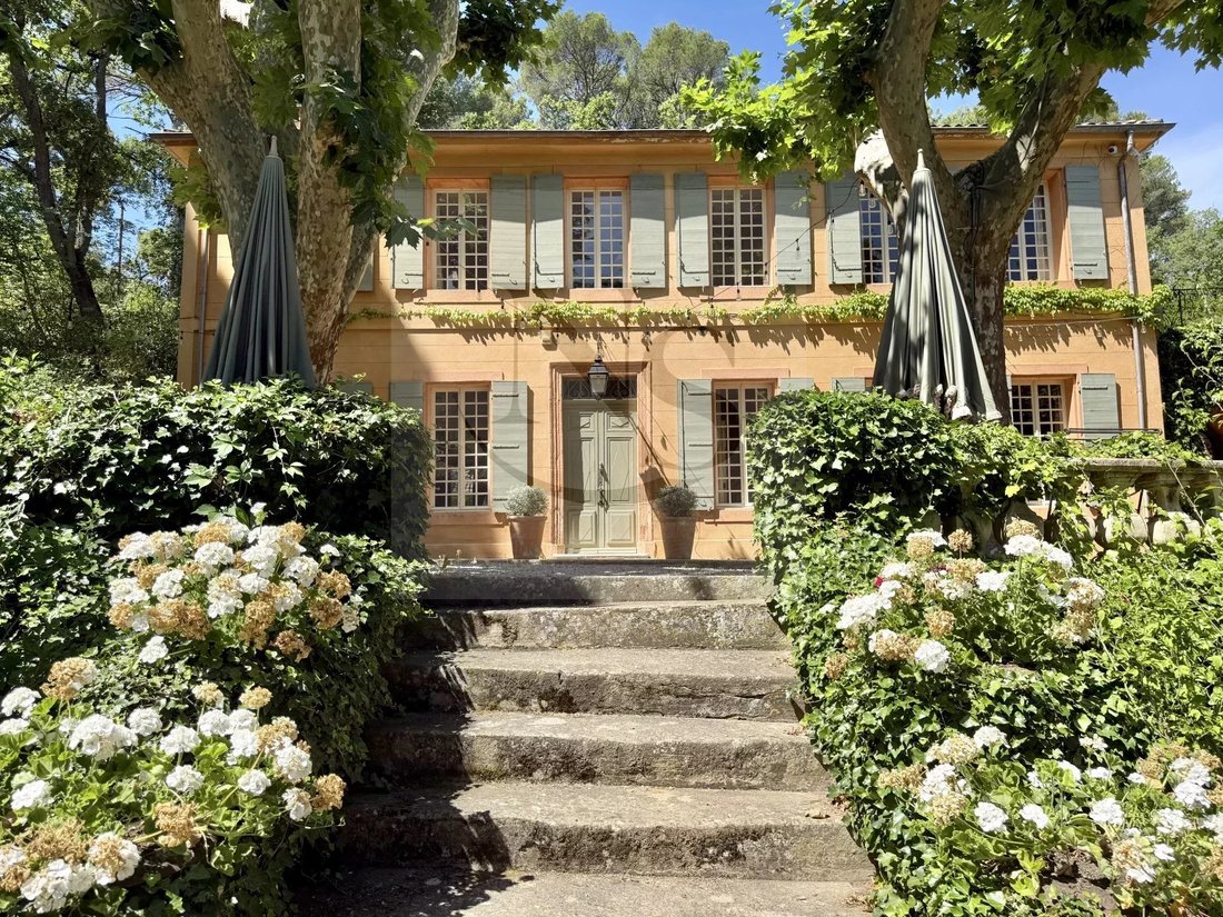 Estate in Comtale-Cente-Cours Mirabeau, Aix-en-Provence, France 4 - 16839924