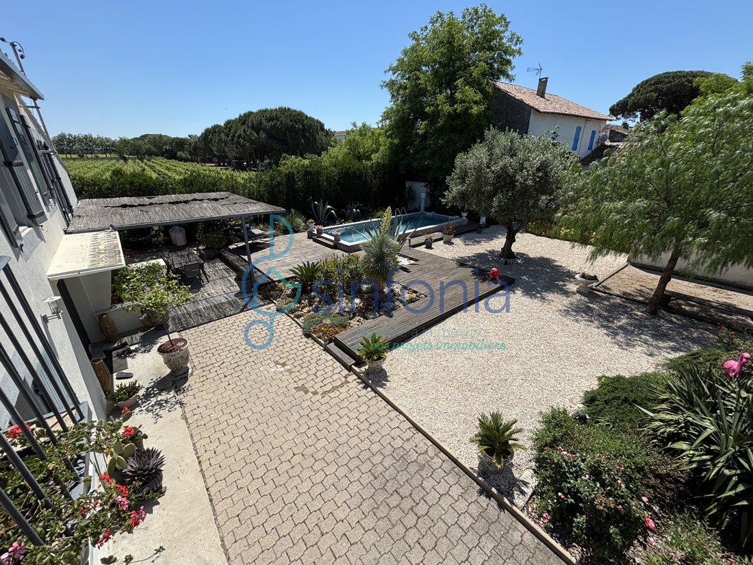 House in Saintes-Maries-de-la-Mer, Provence-Alpes-Côte d'Azur, France 4 - 18192725