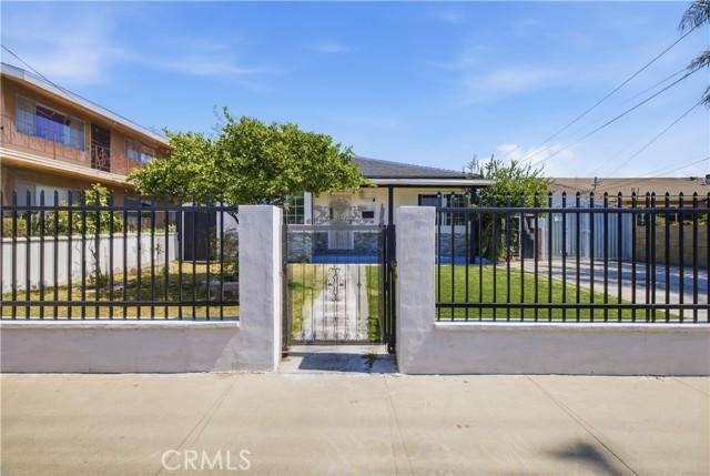 Apartment in Huntington Park, California, United States 3 - 18190891