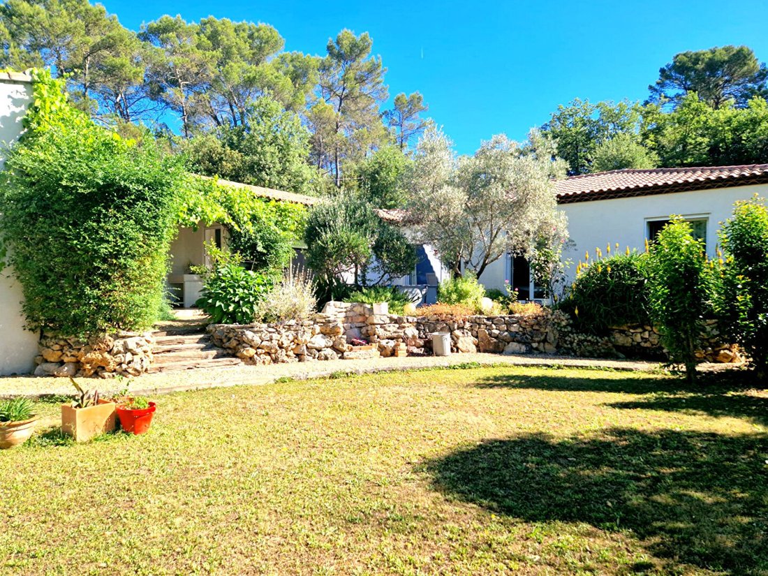Villa a Méounes-lès-Montrieux, Provenza-Alpi-Costa Azzurra, Francia 1 - 18194793
