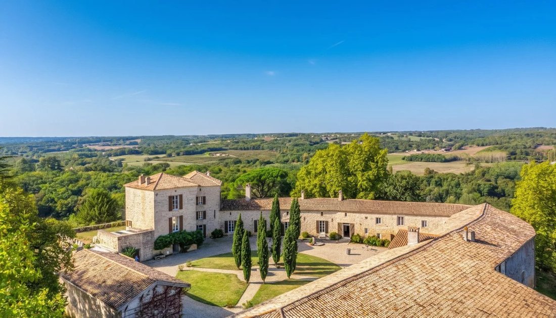 Castle in Coimeres, Nouvelle-Aquitaine, France 4 - 18189364