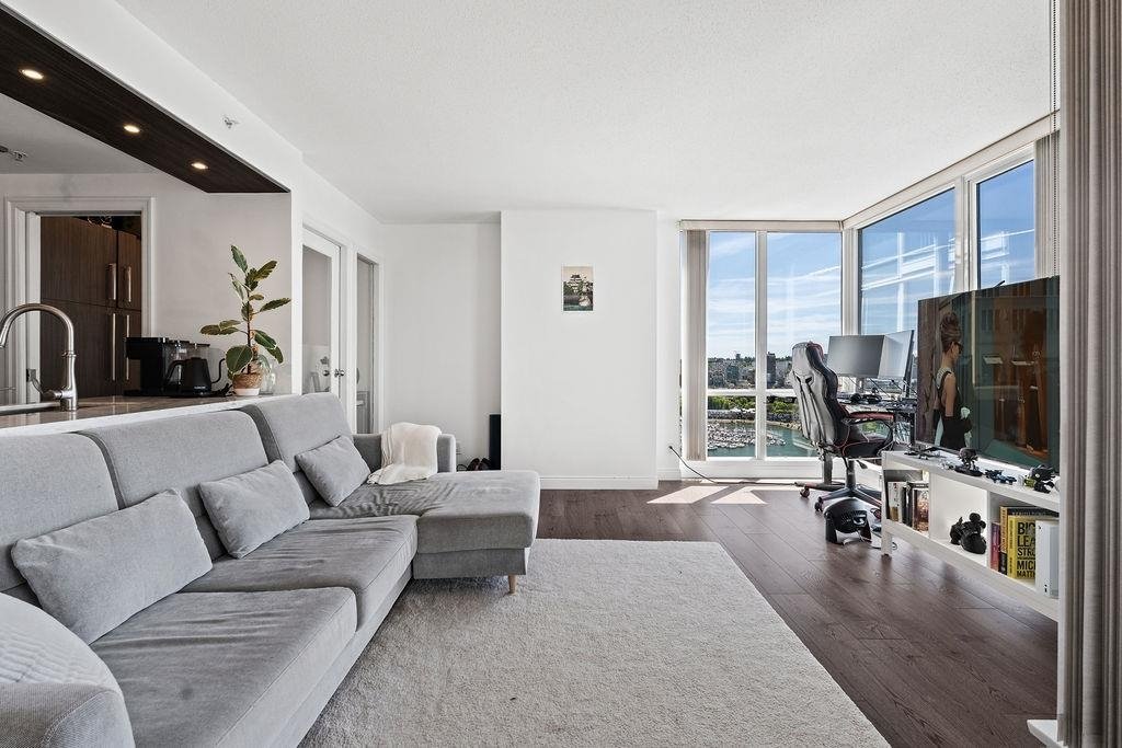 Condo in Vancouver, British Columbia, Canada 2 - 18194460