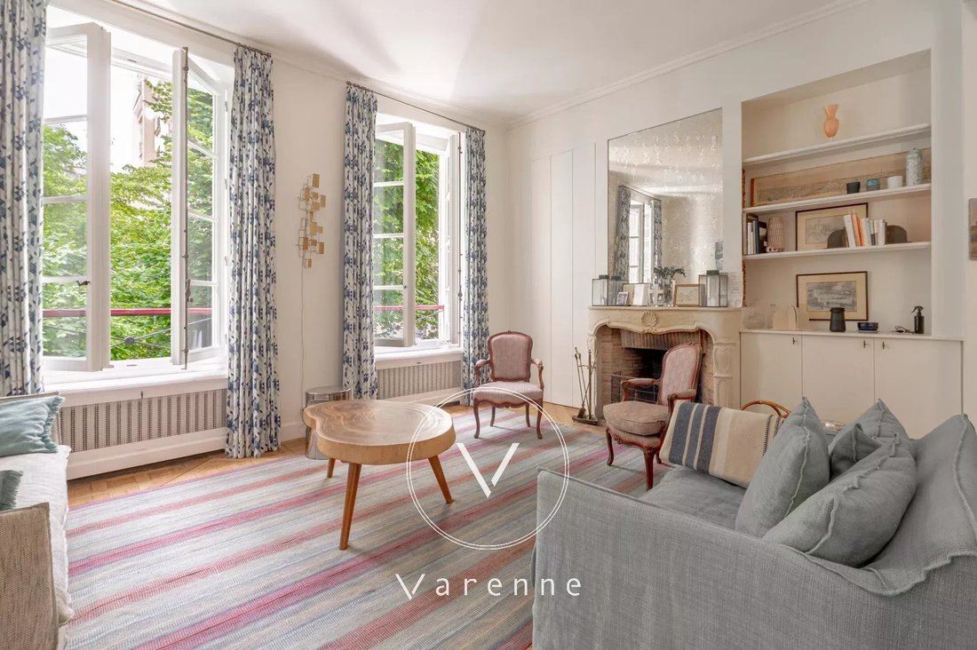 Apartment in Saint Thomas d'Aquin, Paris 7e Arrondissement, Paris 2 - 17685795