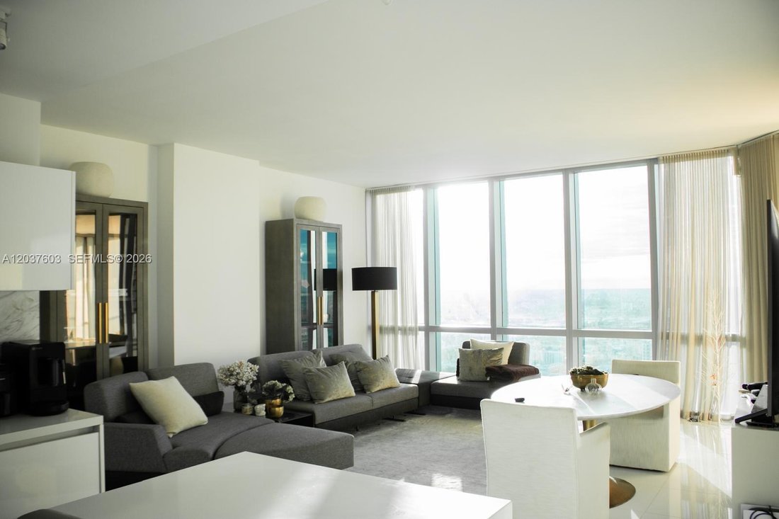 Miami, Florida, United States 1 - 18190241