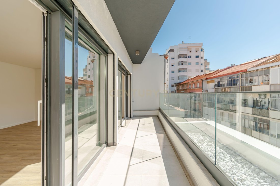 Apartment in Almada, Cova da Piedade, Pragal e Cacilhas, Setubal, Portugal 1 - 15882761