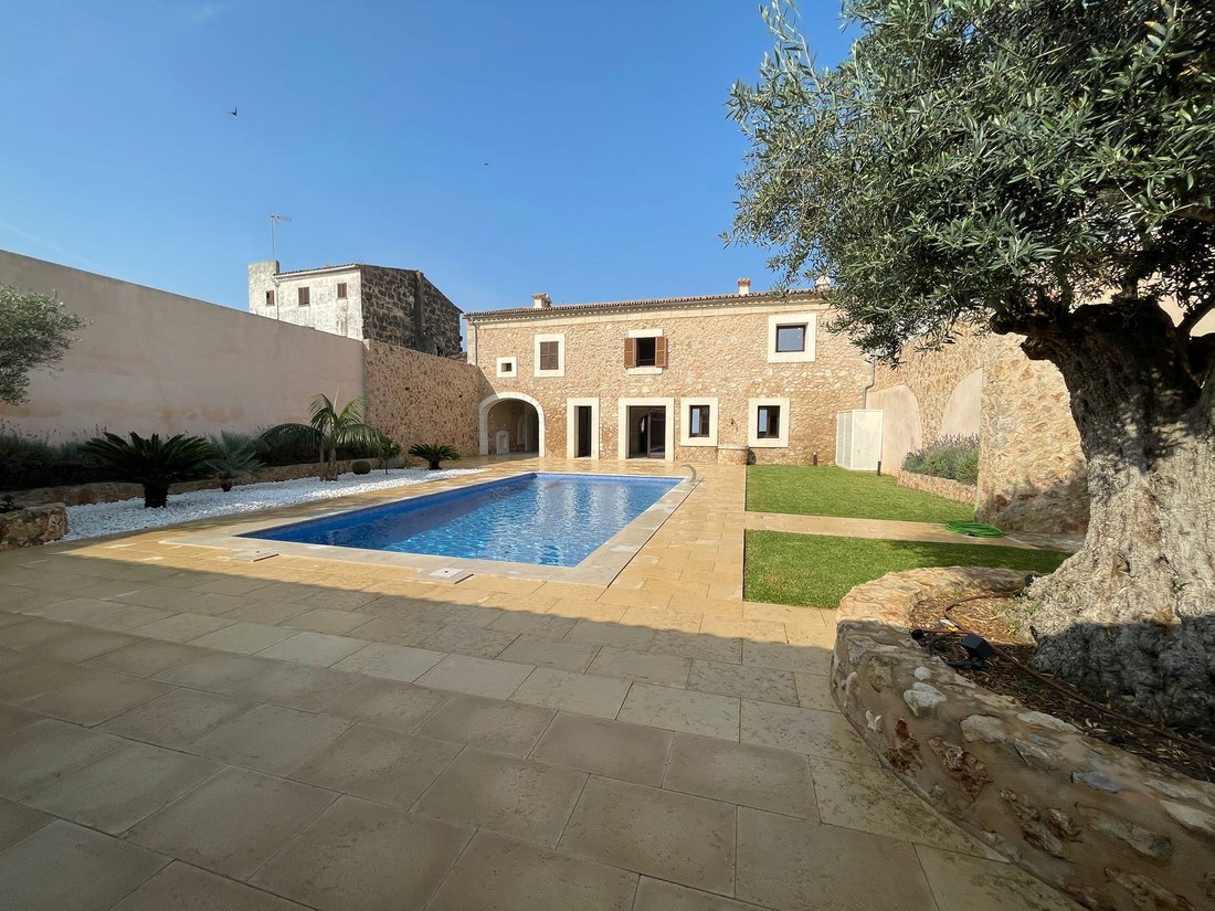 Townhouse in sa Pobla, Balearic Islands, Spain 1 - 18189876