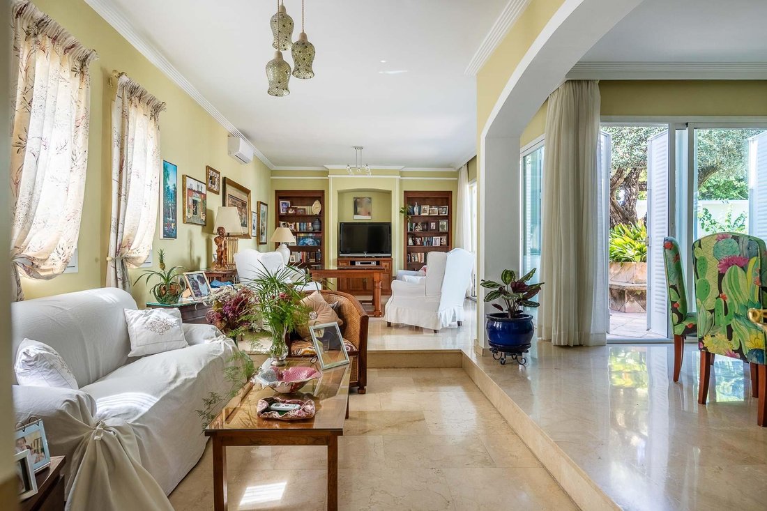 Villa in Tomares, Andalusia, Spain 5 - 18193316