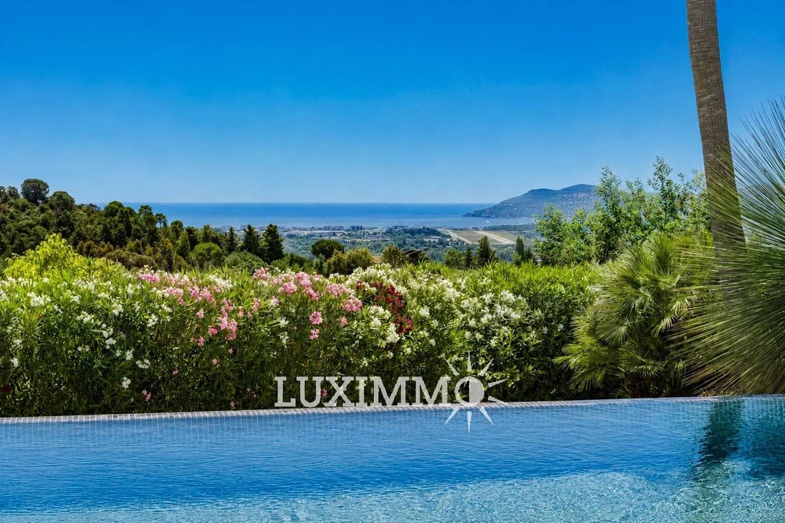 Villa in Mouans-Sartoux, Provence-Alpes-Côte d'Azur, France 2 - 18190003