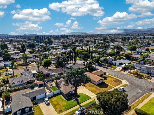 Pomona, California, United States 5 - 18189640