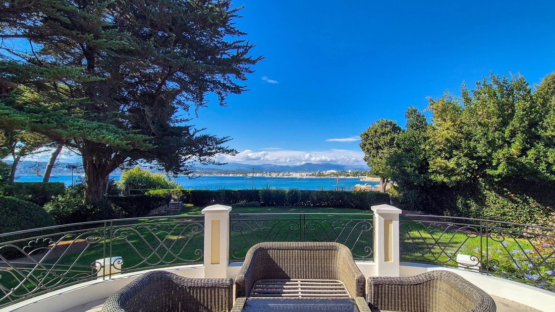 Villa in Antibes, Provence-Alpes-Côte d'Azur, France 4 - 18188124