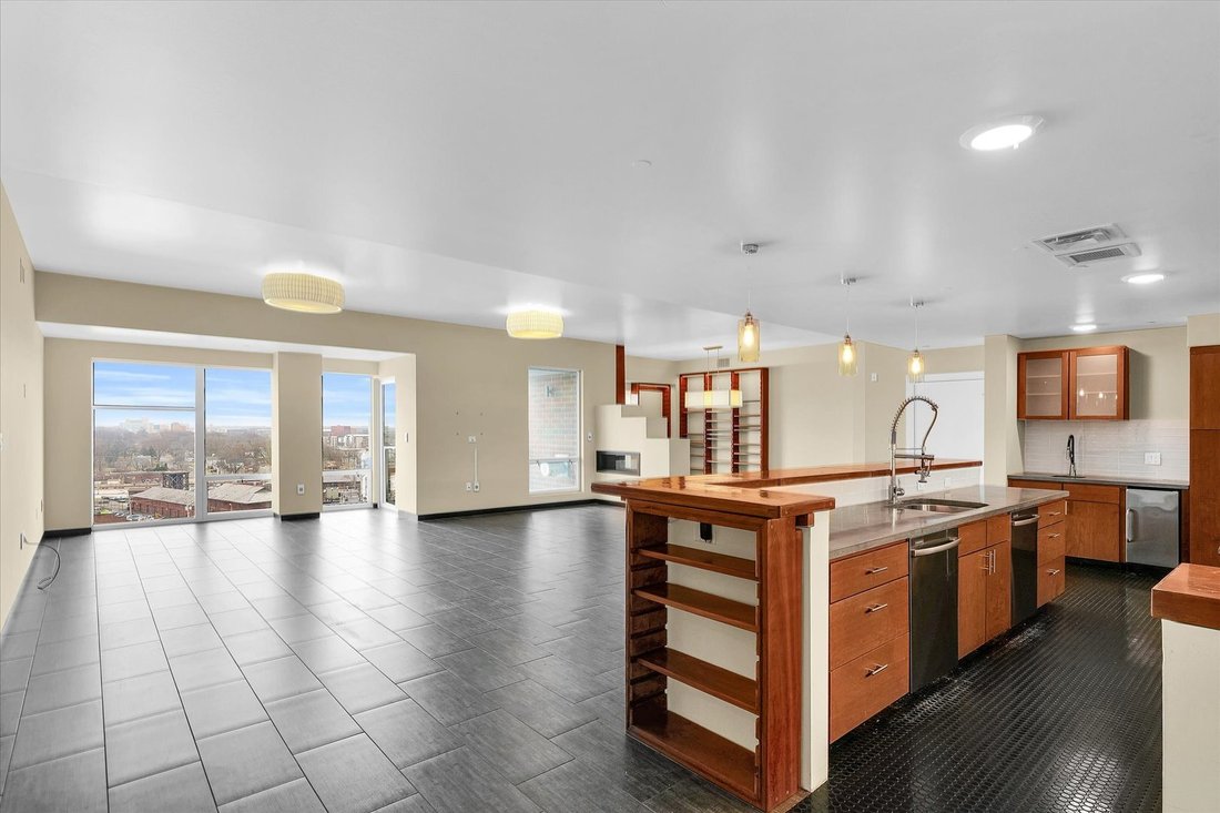 Condo in Champaign, Illinois, United States 3 - 18193877