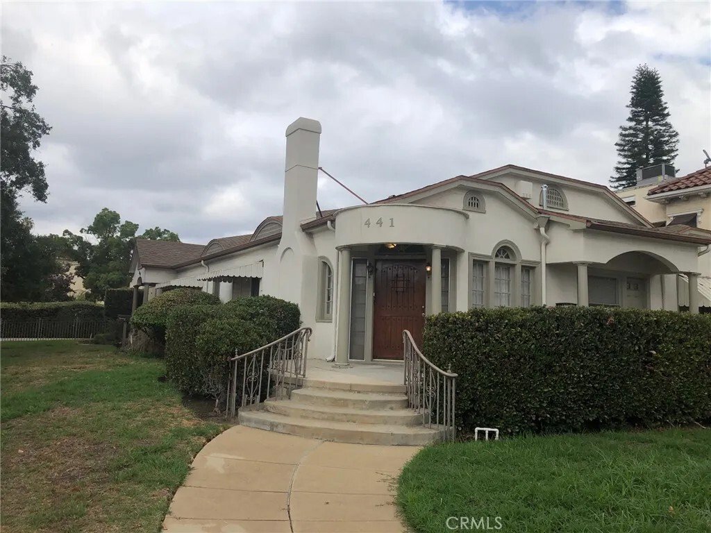 Altadena, California, United States 1 - 18193781