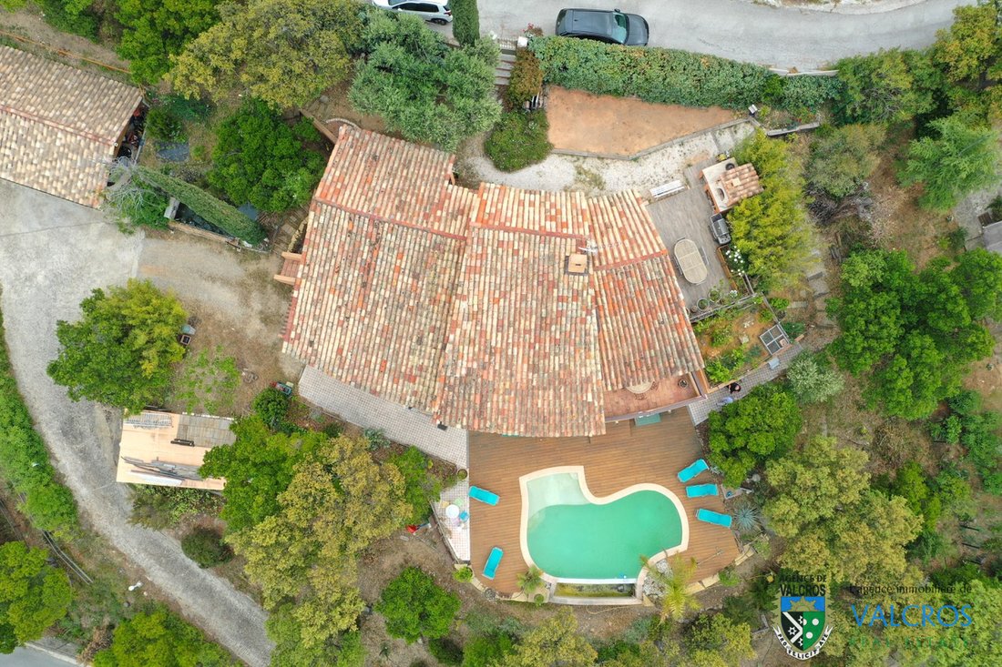 Villa in La Londe-les-Maures, Provence-Alpes-Côte d'Azur, France 1 - 17073199