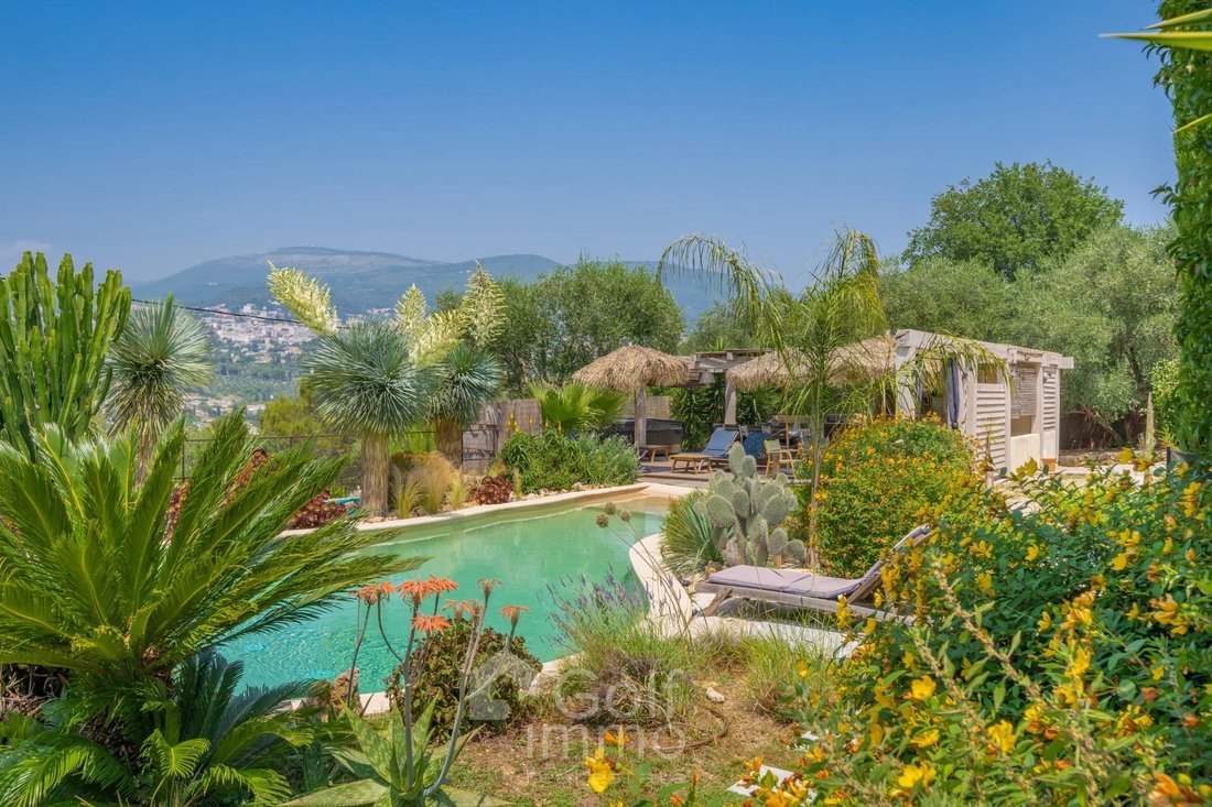 Villa in Grasse, Provence-Alpes-Côte d'Azur, France 1 - 18188713