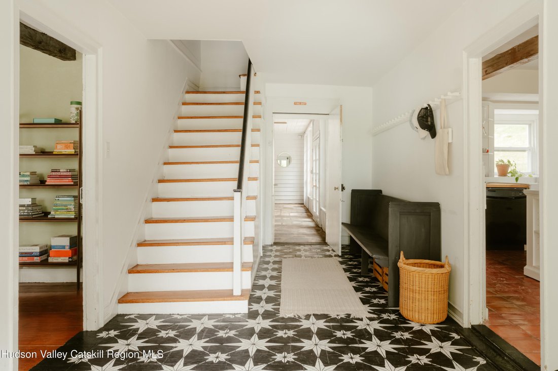 House in Accord, New York, United States 5 - 18189606