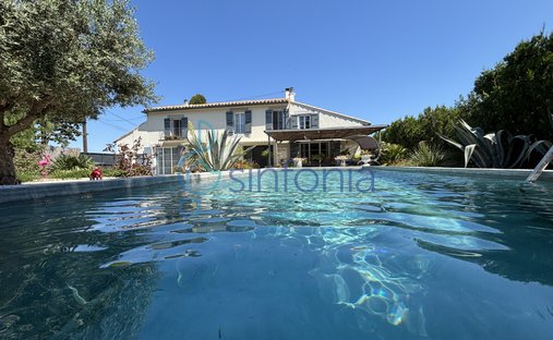Maison à Saintes-Maries-de-la-Mer, Provence-Alpes-Côte d'Azur, France 1