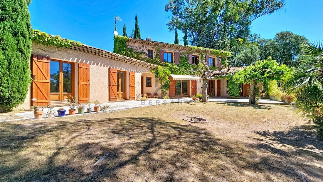 Villa in Exterieurs, Frejus, France 1 - 18189559