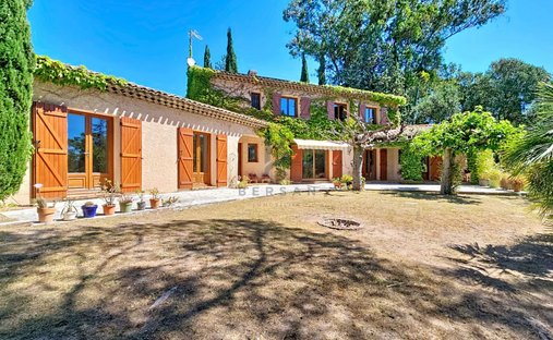 Villa in Exterieurs, Frejus, France 1