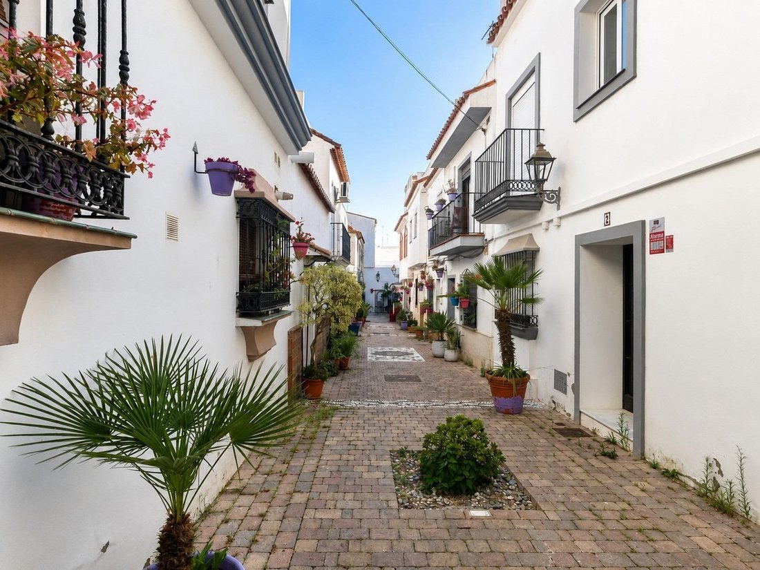 House in Estepona, Andalusia, Spain 2 - 18191596