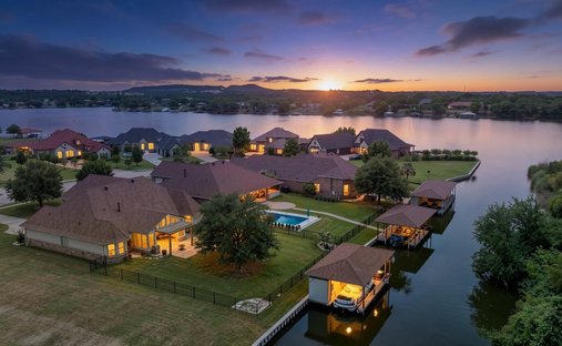House in Granbury, Texas, United States 1