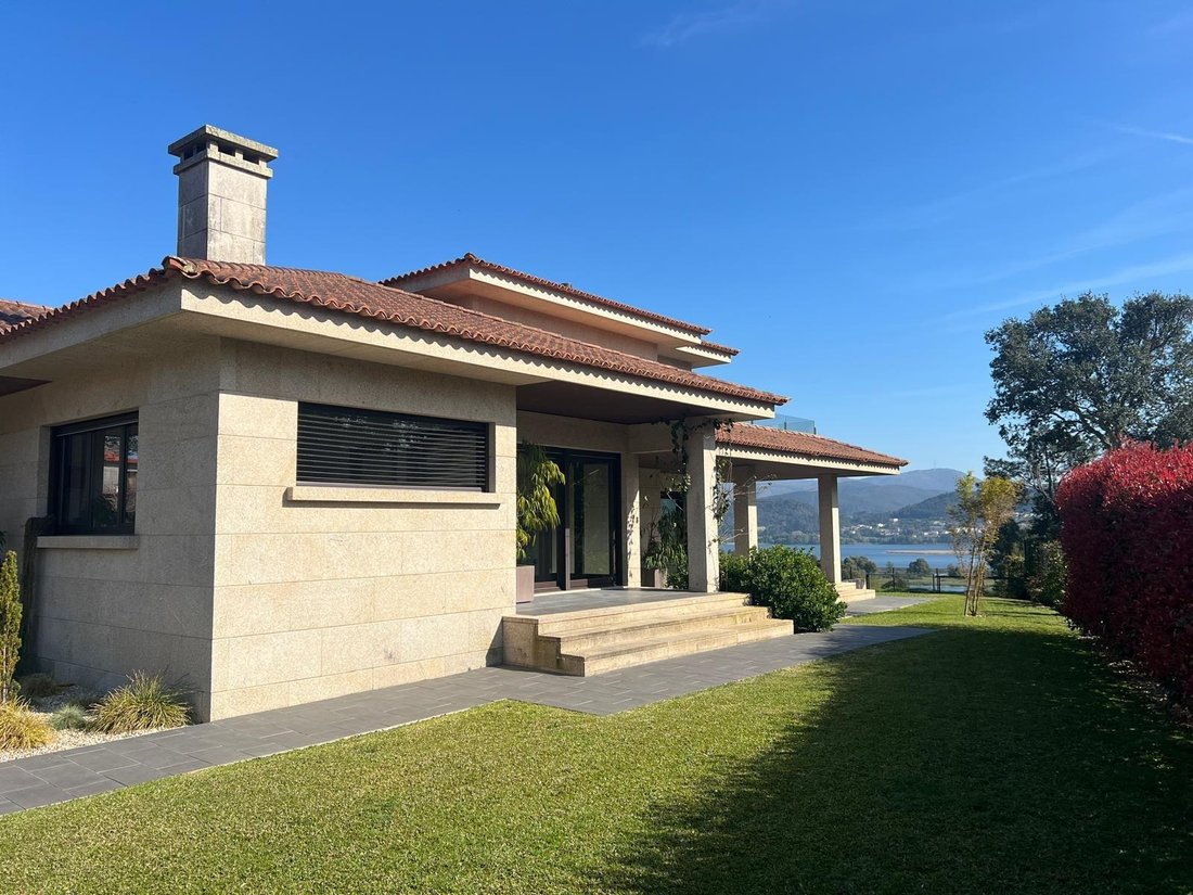 Villa in O Rosal, Galicia, Spain 4 - 18193658