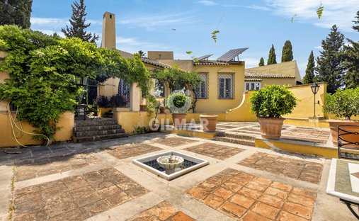 Villa in Tomares, Andalusia, Spain 1