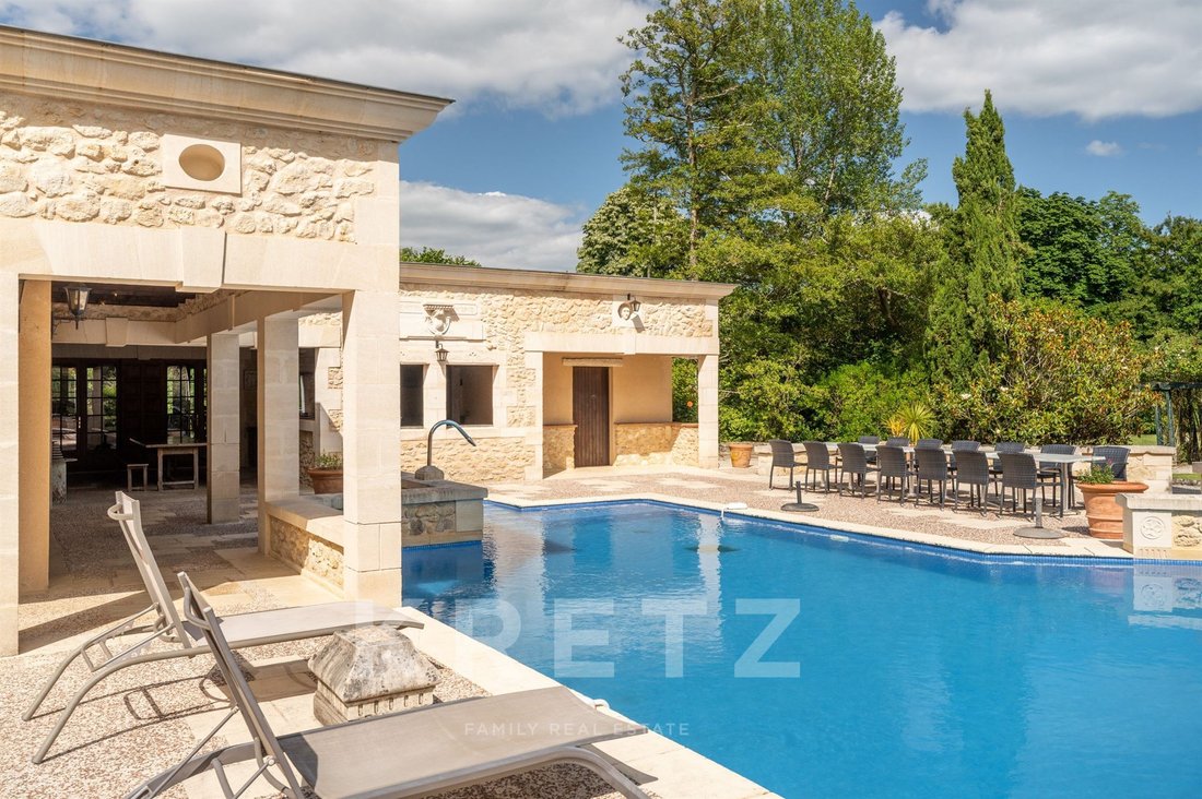 Estate in Carignan-de-Bordeaux, Nouvelle-Aquitaine, France 4 - 18190073