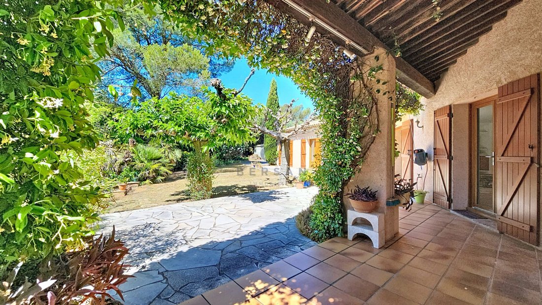 Villa in Exterieurs, Frejus, France 2 - 18189559