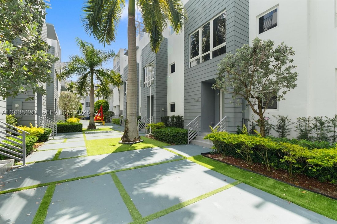 Townhouse in Doral, Florida, United States 2 - 18193517