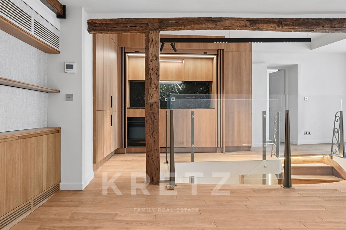 Apartment in Saint Thomas d'Aquin, Paris 7e Arrondissement, Paris 4 - 18194274