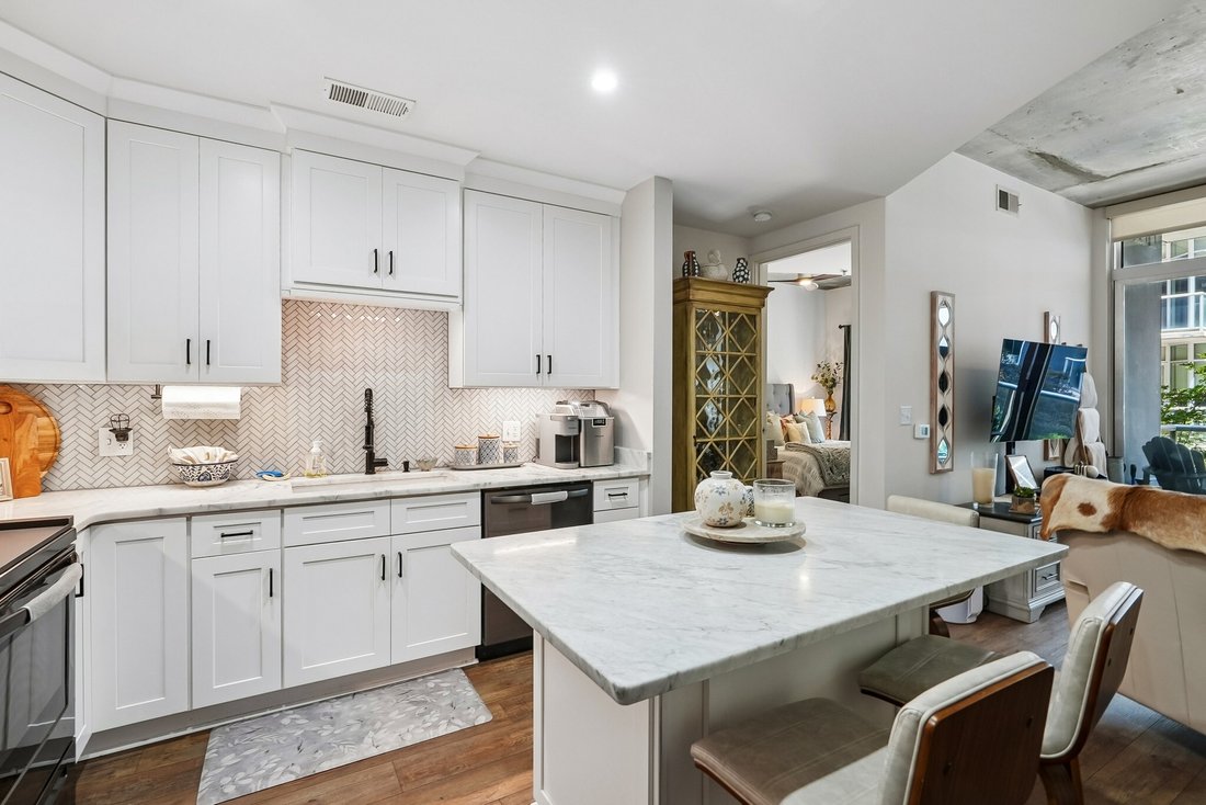 Condo in Nashville, Tennessee, United States 5 - 18188456