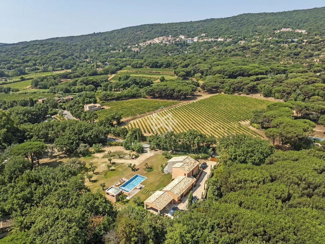 Villa in Ramatuelle, Provence-Alpes-Côte d'Azur, France 1 - 18189810