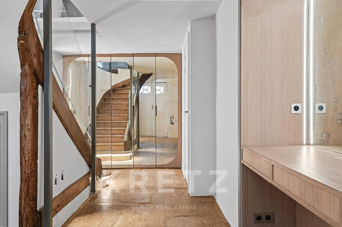 Apartment in Saint Thomas d'Aquin, Paris 7e Arrondissement, Paris 2 - 18194274
