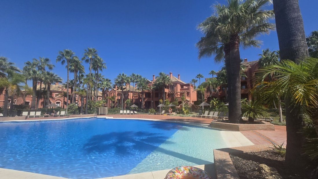 Apartamento en Nueva Andalucía, Marbella, España 1 - 18119762