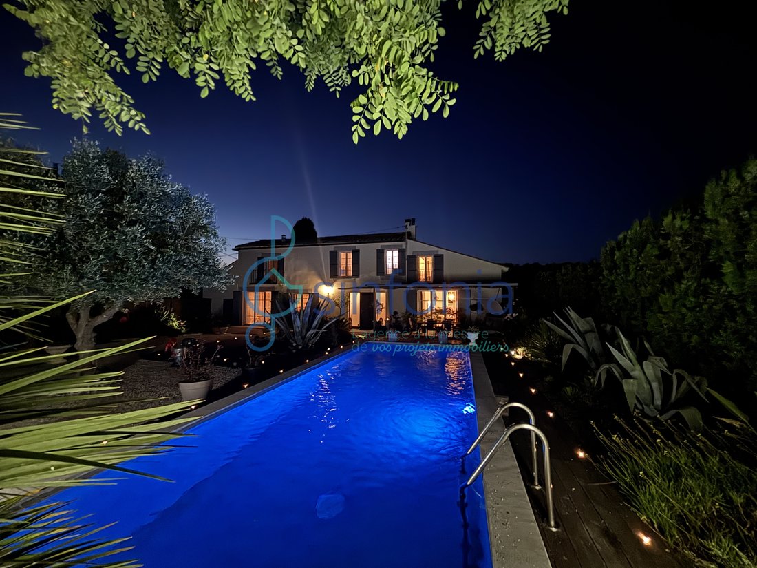 House in Saintes-Maries-de-la-Mer, Provence-Alpes-Côte d'Azur, France 5 - 18192725