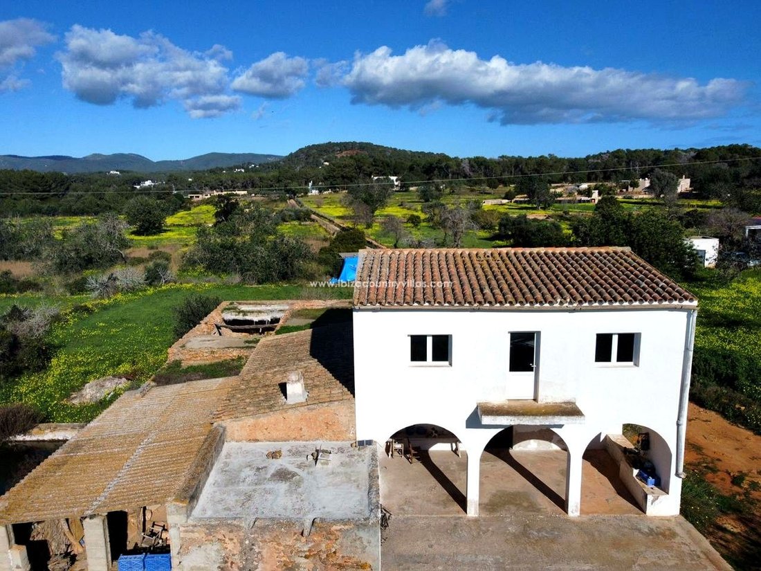 Villa in S'Argamassa, Santa Eularia des Riu, Balearic Islands 1 - 18081447