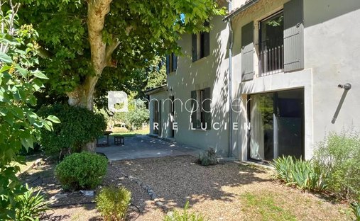 Country House in Châteaurenard, Provence-Alpes-Côte d'Azur, France 1