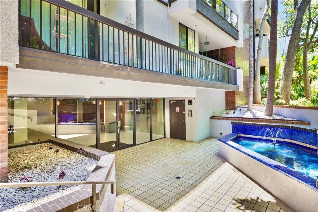 Condo in Beverly Hills, California, United States 3 - 18008443
