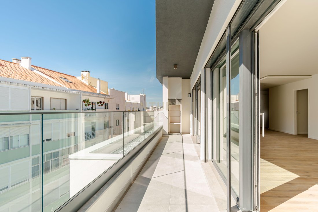 Apartment in Almada, Cova da Piedade, Pragal e Cacilhas, Setubal, Portugal 2 - 15882761