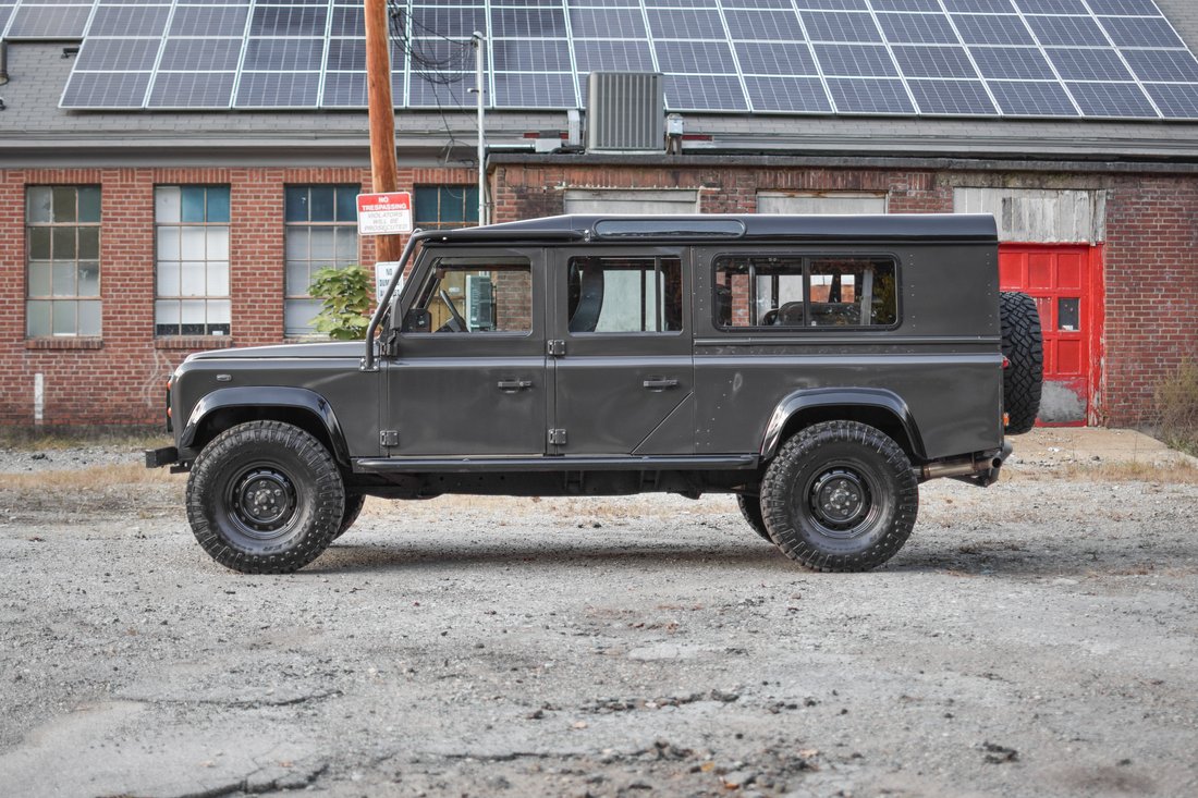 Suv in Newton, MA, United States 2 - 18190277